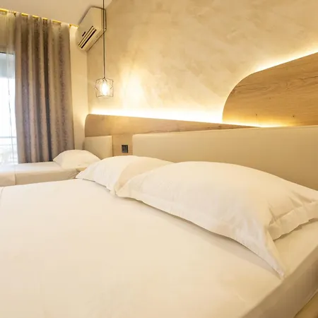 Klebrido And Restaurant Szálloda