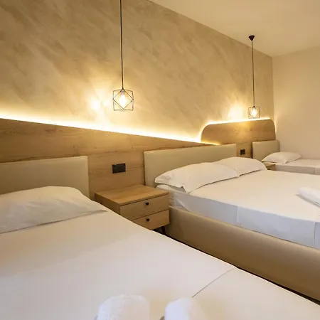 Klebrido And Restaurant Szálloda