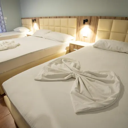 Klebrido And Restaurant ドゥラス