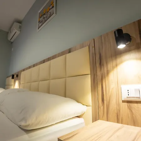 Klebrido And Restaurant 3* ドゥラス