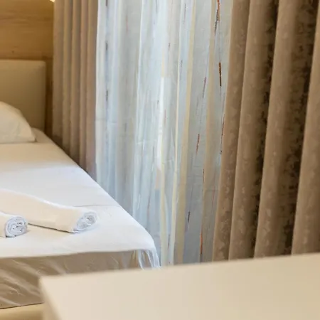 Klebrido And Restaurant ドゥラス