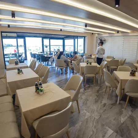 Отель Klebrido And Restaurant 3*