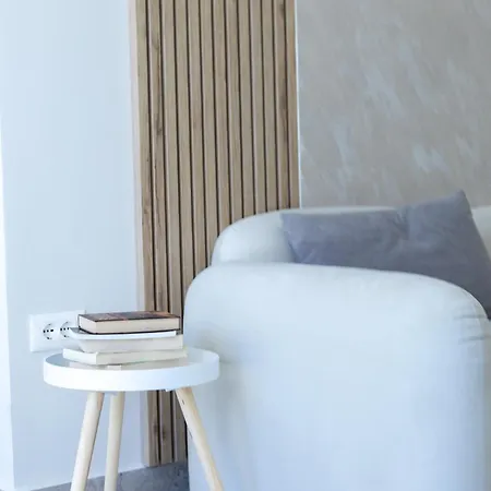 ホテル Klebrido And Restaurant ドゥラス